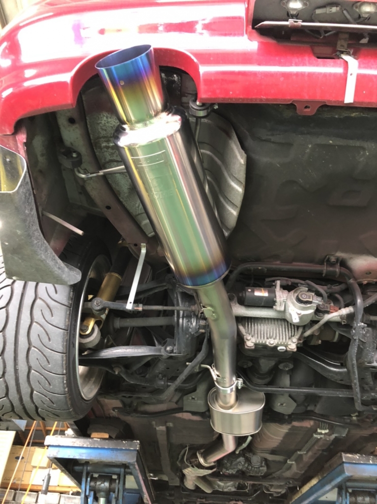 BCNR33スカイラインGT-Rに東名製Tiスポーツチタニウムマフラー取り付け 
