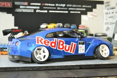 Round.235 Red Bull 仕様 ヨコモ ドリフトカー用 GReddy R35 RX SPEC-D