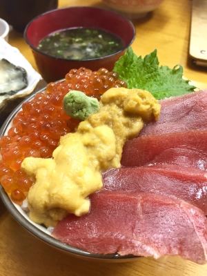 三角市場2.JPG