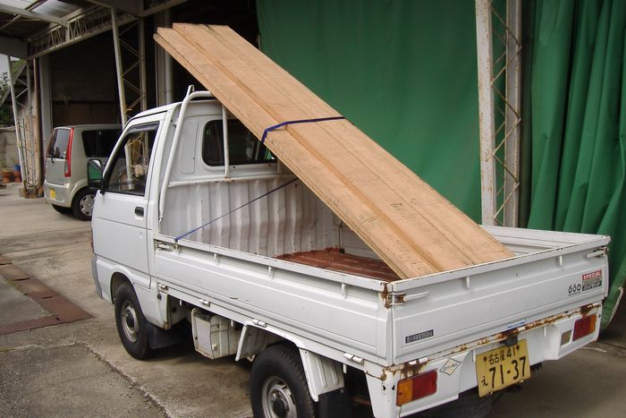 低価超歓迎】 ヤフオク! - さくら原木軽トラ一車 推定一トン