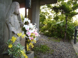 山頂の水かけ観音
