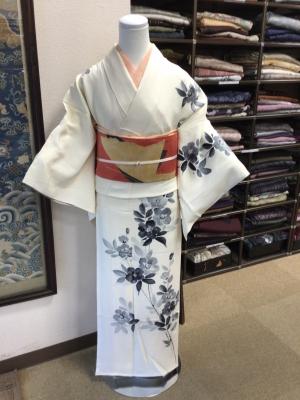 椿の着物に蝶の帯 | 時代布池田ブログ 椿の着物に蝶の帯 | 時代布池田ブログ