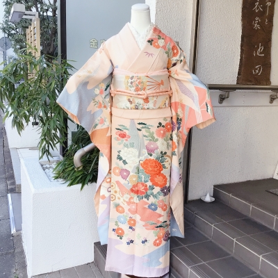 パステルカラーの可愛い振袖 | 時代布池田ブログ