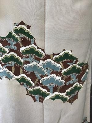 雪持ち松文様の訪問着 | 時代布池田ブログ
