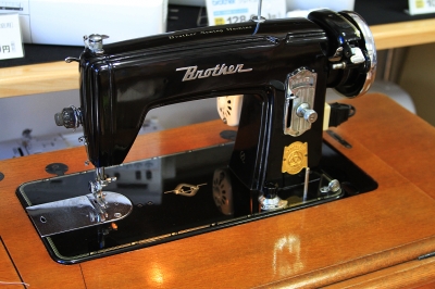 brother HA4-B3 ブラザーの家庭用足踏みミシンHA4-B3のオーバーホール 