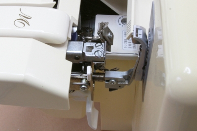 ロックミシン 糸取物語 Bl68W 清掃整備済み ロックミシン ベビー ロックミシン 糸取物語 Bl68W 清掃整備済み ロックミシン ベビー