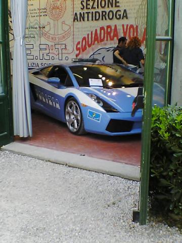 フェラーリのパトカー