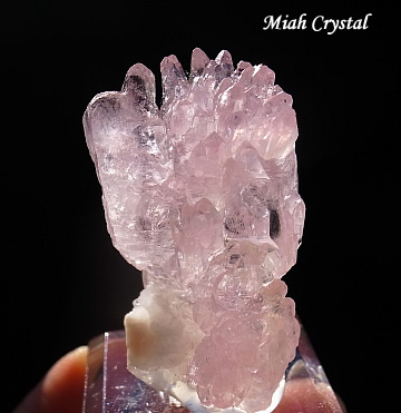 ローズクォーツ結晶原石 ミーアクリスタル