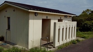 白岳公園キャンプ場トイレ