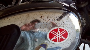 yd125 タンク サビ取り再塗装