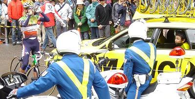 他の選手がスタートラインに並びつつある時間帯になんてのんきな…。
