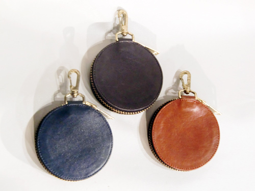 小物 blackmeans Embroidery Circle Pouch Black Product: th × blackmeans Circle Pouch Color: black × silver