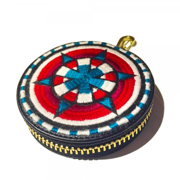 小物 blackmeans Embroidery Circle Pouch Black Product: th × blackmeans Circle Pouch Color: black × silver