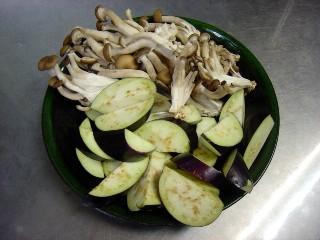 なすとしめじ