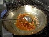 じゃがいものカレーを作っているところ