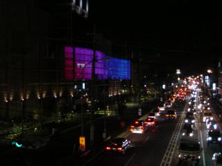 夜は魅せます