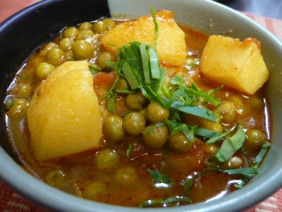 じゃがいもとグリーンピースのカレー