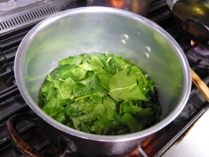 ほうれん草をボイルする