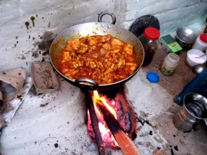 骨付きチキンのカレー