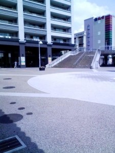 北山田駅前広場