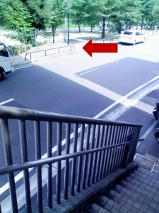 北山田駅裏階段