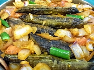 その他の野菜と一緒にドライカレーにする