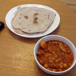 チャパティとひよこ豆のカレー