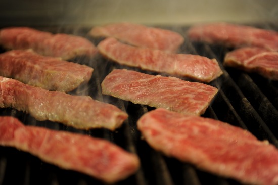 肉1