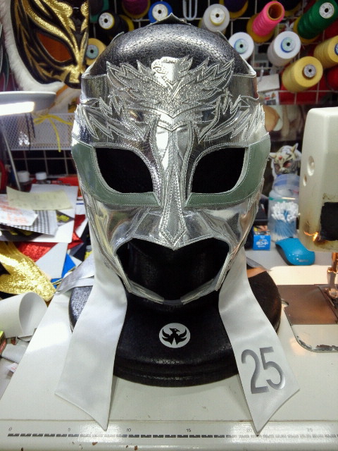 U*7様 値下げ！ハヤブサ(初代)のサイン入りプロレスマスク プロレスマスク #fmw #ハヤブサ #隼 #hayabusa #ルチャリブレ #新日本