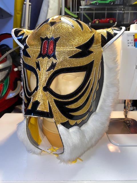 BBM2024 CROWN 初代タイガーマスク 25枚限定直筆サインカード BBM2024 CROWN 初代タイガーマスク 25枚限定直筆サインカード