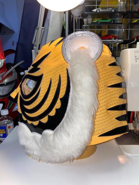 farst tiger製)初代タイガーマスクのプロレスマスク ブルメタⅢマーク 初代タイガーマスク 赤ラメ3マーク ブルメタ マスターグレード