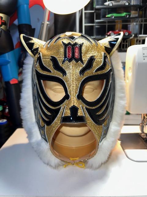本日限定価格 直筆サイン入り)初代タイガーマスクのプロレスマスク ブルメタⅢマー 初代タイガーマスク ブルメタ・パルキー 2023 | プロレス