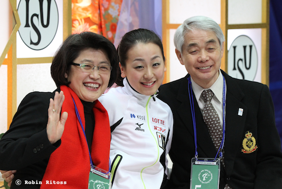 Kumiko SATO 佐藤久美子, Mao ASADA 浅田真央, Nobuo SATO 佐藤信夫 © Robin Ritoss