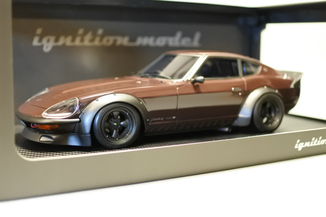 新品未展示品 イグニッションモデル 1/18 日産フェアレディ240ZG