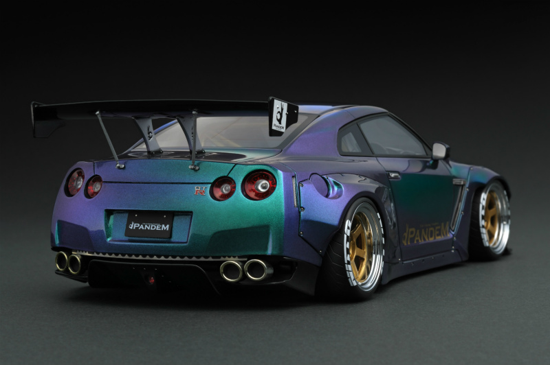 待望の再入荷! 1/18 LB-WORKS GT-R(R35) メタリックパープル/グリーン