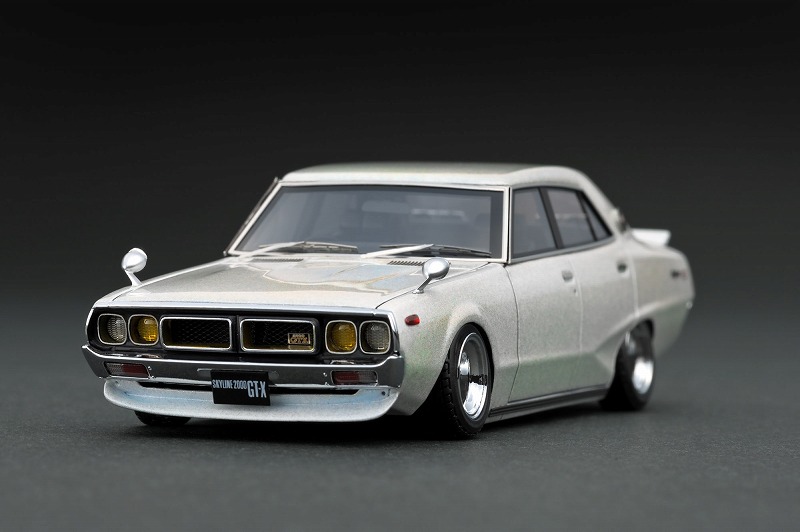 オンラインショップ限定「1/43 ヨンメリ ホワイト＆ブラック」×2種 ご