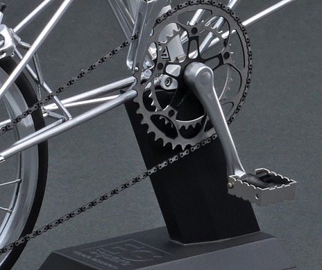 1/6スケール 自転車ミニチュアモデル「モールトンS」発売