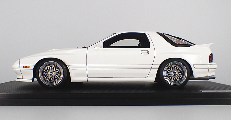 イグニッションモデル 1/18 パンデム RX-7 (FC3S) ホワイト