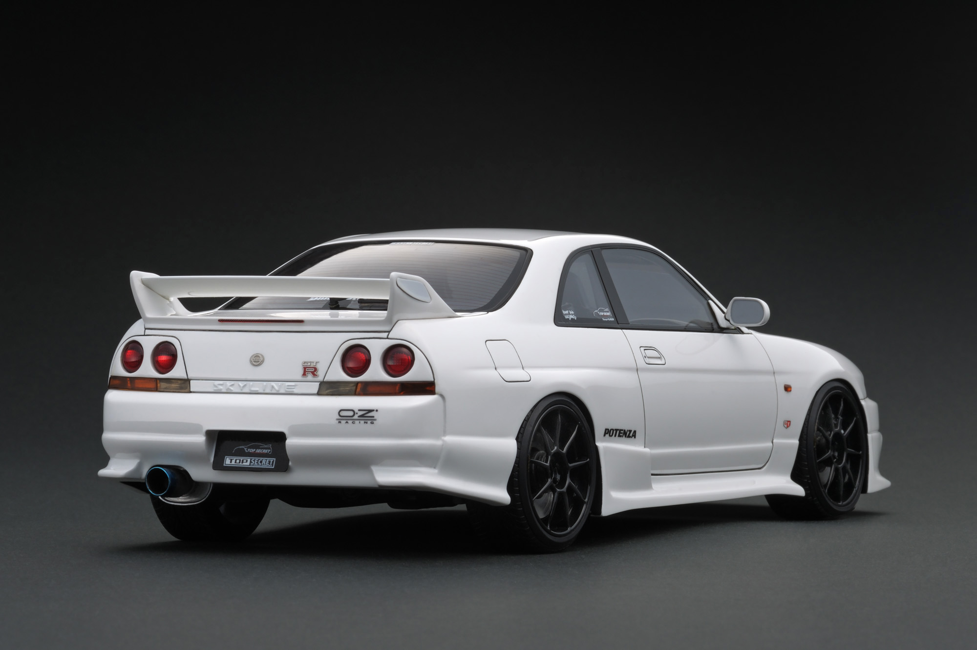 1/18 トップシークレットGT-R(R33)スモーキー永田氏フィギュア 1/18 トップシークレットGT-R(R33)スモーキー永田氏フィギュア