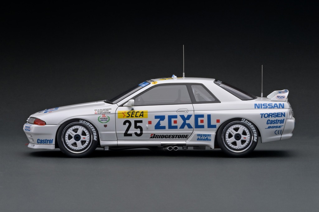 絶版完売イグニッションモデルUNISIAJECSスカイライン イグニッションモデル 1/18 日産 スカイライン 2000 Turbo GT-ES