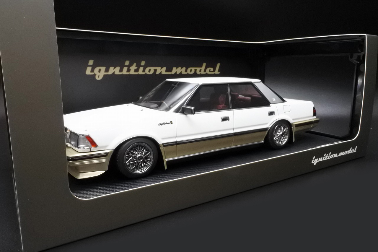 IG2190 イグニッションモデル 1/18 Toyota Crown (GRS214