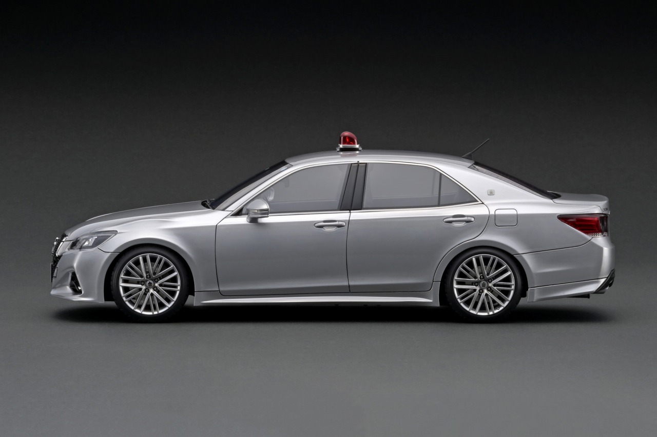 1/18 WEB限定モデル 「交機隊員フィギュア付 覆面パトカー」予約受注の