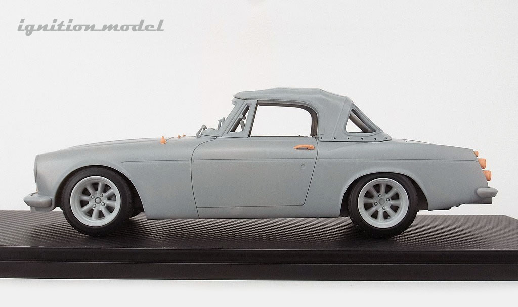 Amazon.co.jp: WEB限定70台 IG2708 1/18 DATSUN Fairlady 2000