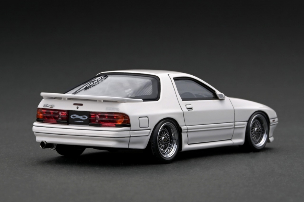 1/43スケール「サバンナRX-7（FC3S) アンフィニ」カラーサンプルUP