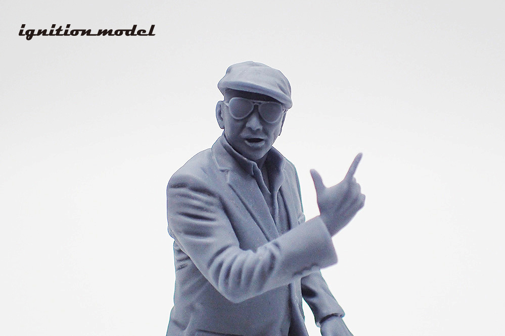 イベント会場でクレイジーケンバンド「横山 剣」氏の1/18 フィギュアを