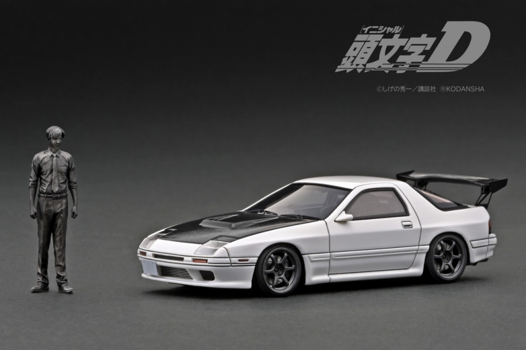 1/43スケール「頭文字D」の2種：拓海と涼介のフィギュア付は 2
