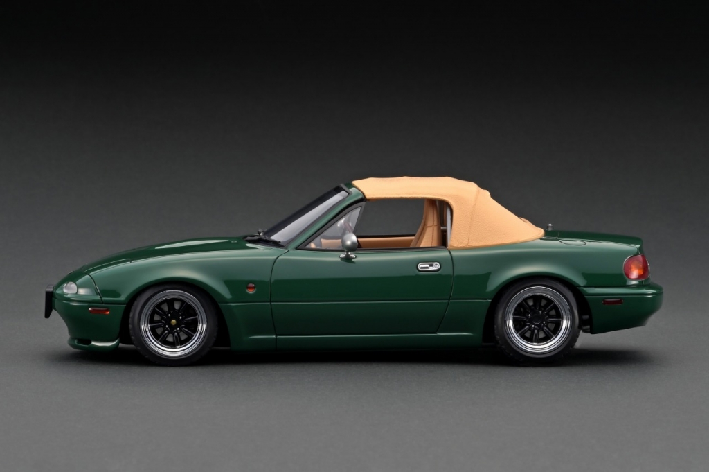 イグニッションモデル 1/18 ユーノス ロードスター (NA) レッド