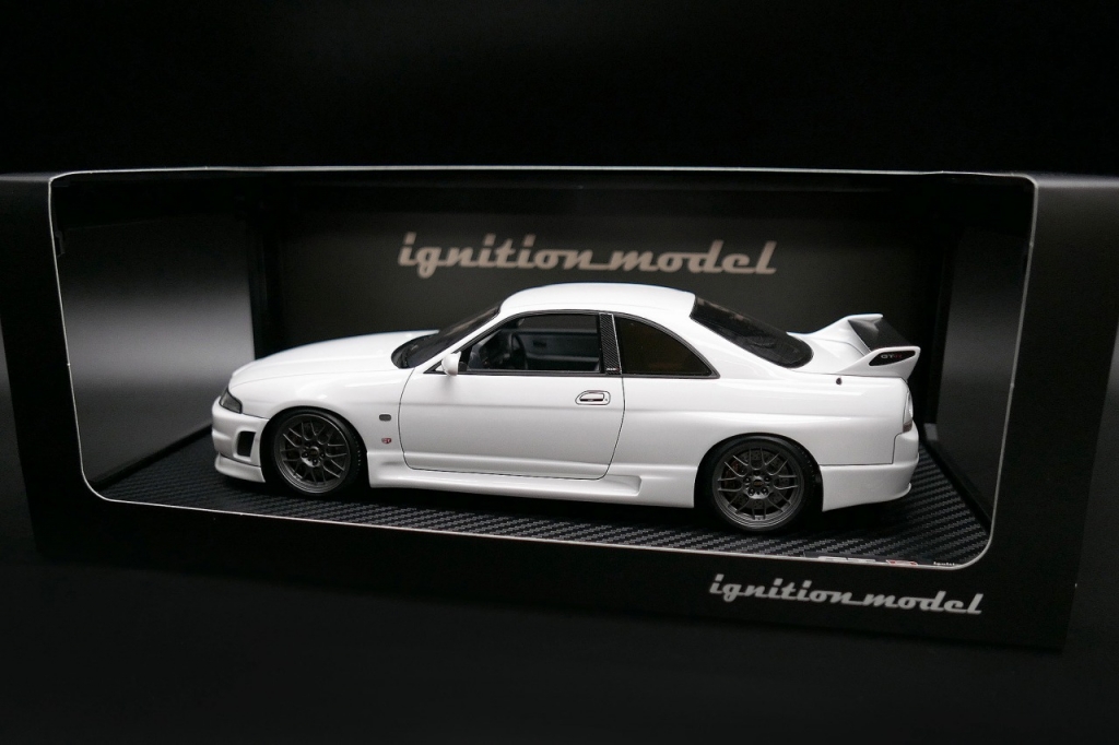 イグニッションモデル 1/18 日産 スカイライン GT-R (BNR34