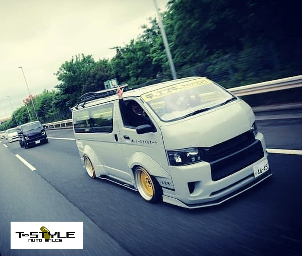 明日！1/18スケール 限定モデル「T・S・D WORKS HIACE ルーフラック付