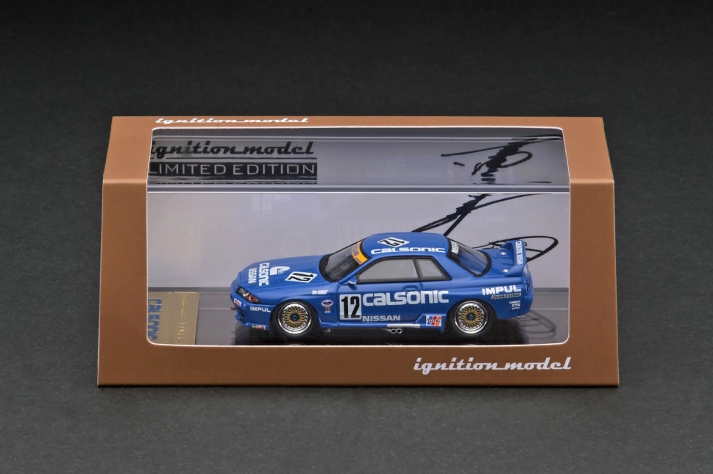 予告：1/64 フィギュア付 WEB限定「カルソニック SKYLINE (#12)1990